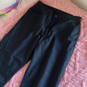 Levi’s black straight leg pants size 31 x 32